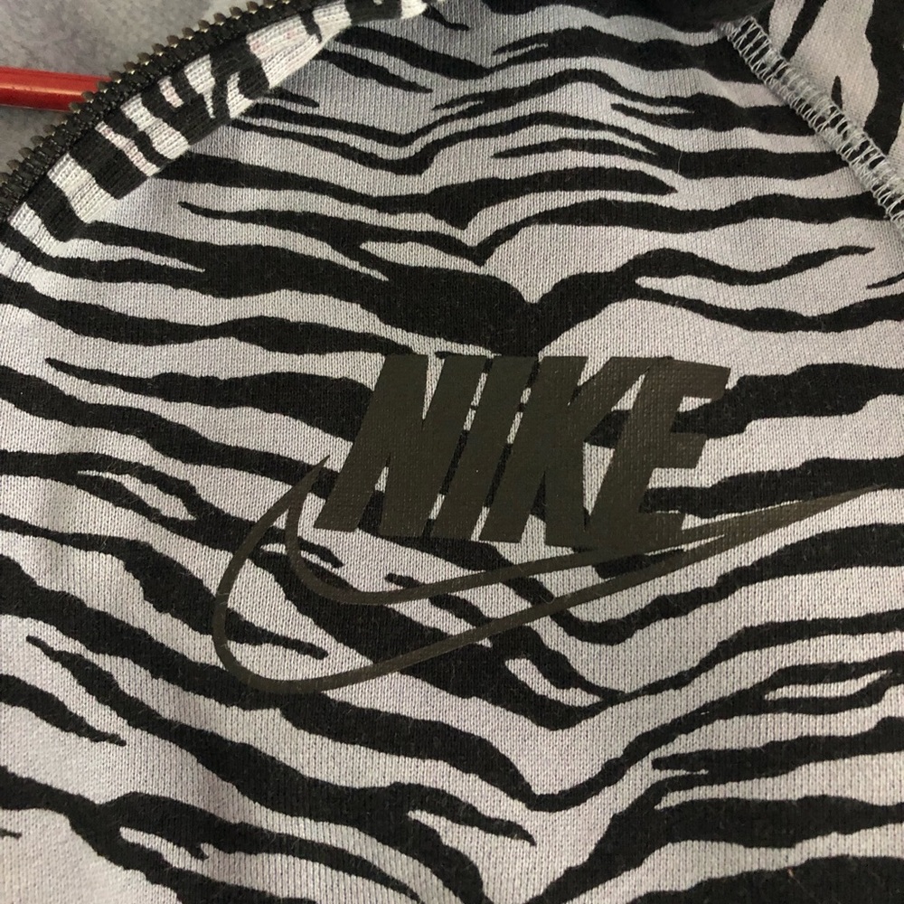Nike zip-up jacket - Picture 2 of 3